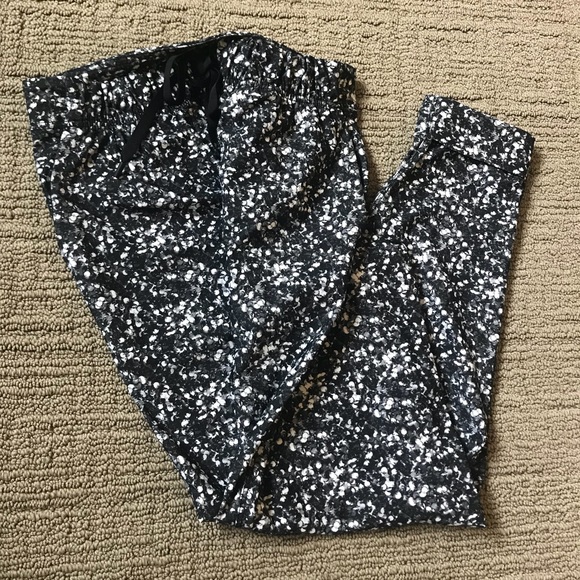 Sold Lululemon Crop Sequin Shimmy Shimmer Pants - Picture 5 of 8